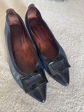 Hispanitas Pointed Navy Leather Ballet Flats with Patent Buckle. Size 38.5
